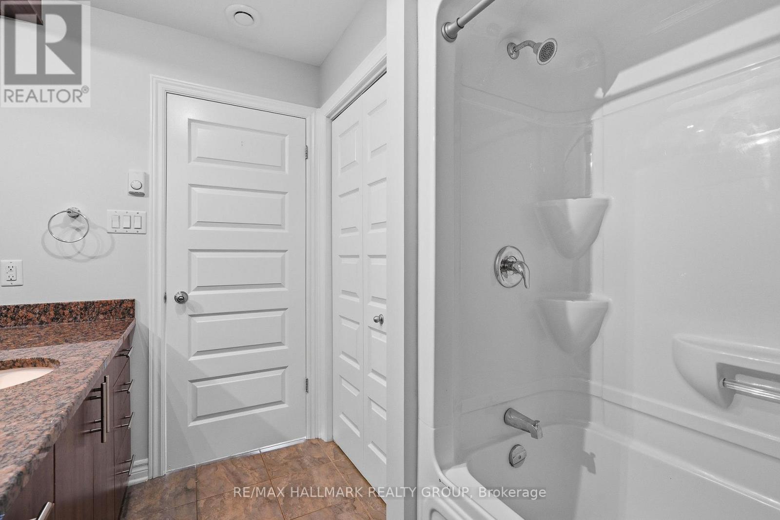 401 - 201 Eliot Street