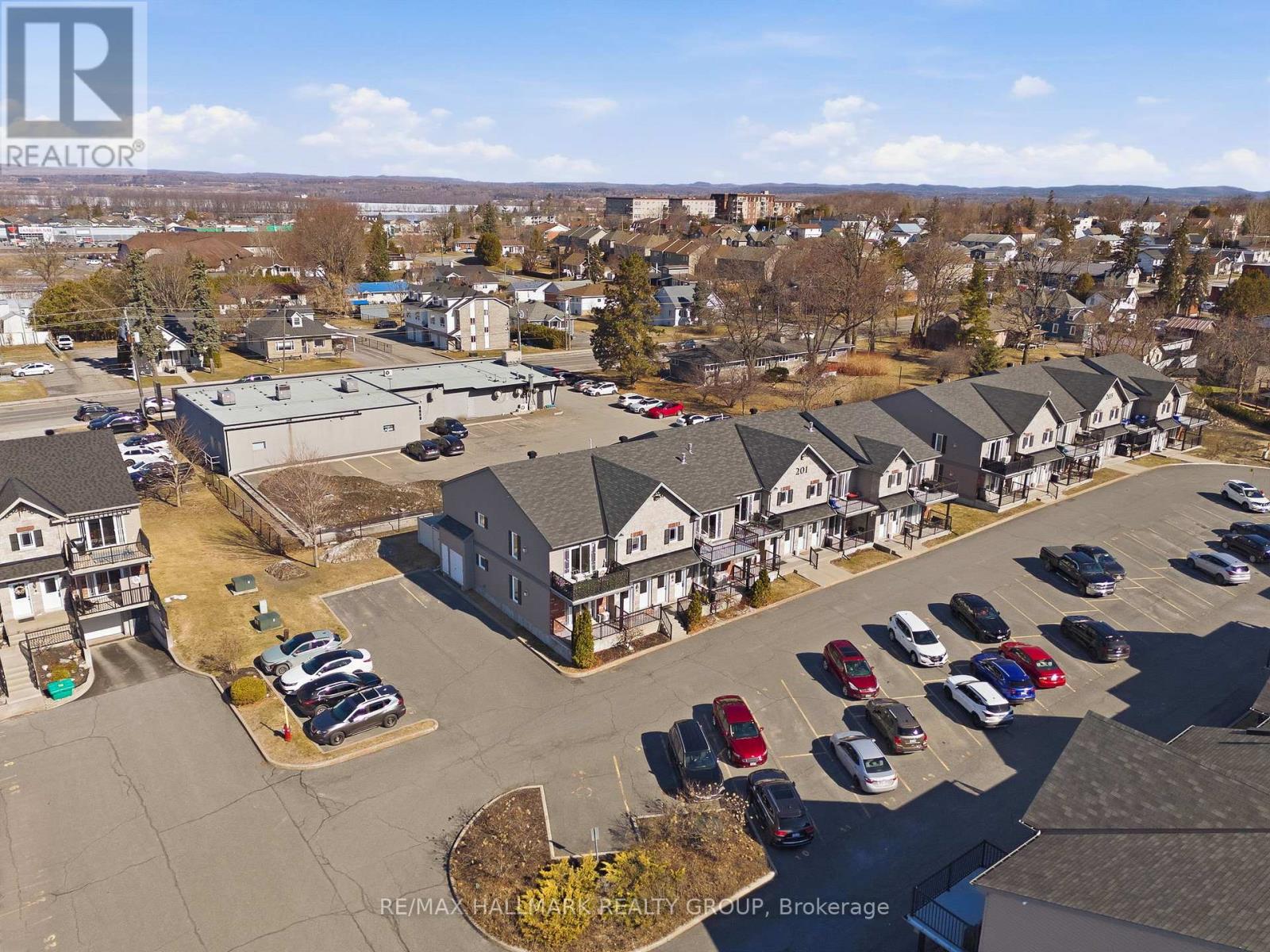 401 - 201 Eliot Street