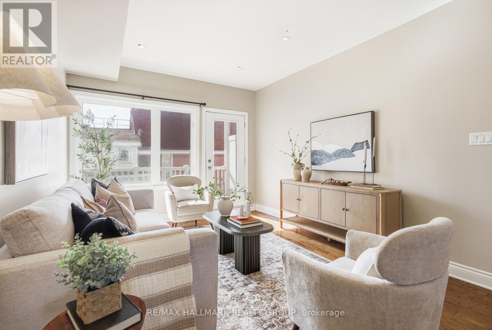 290 Cambridge Street N