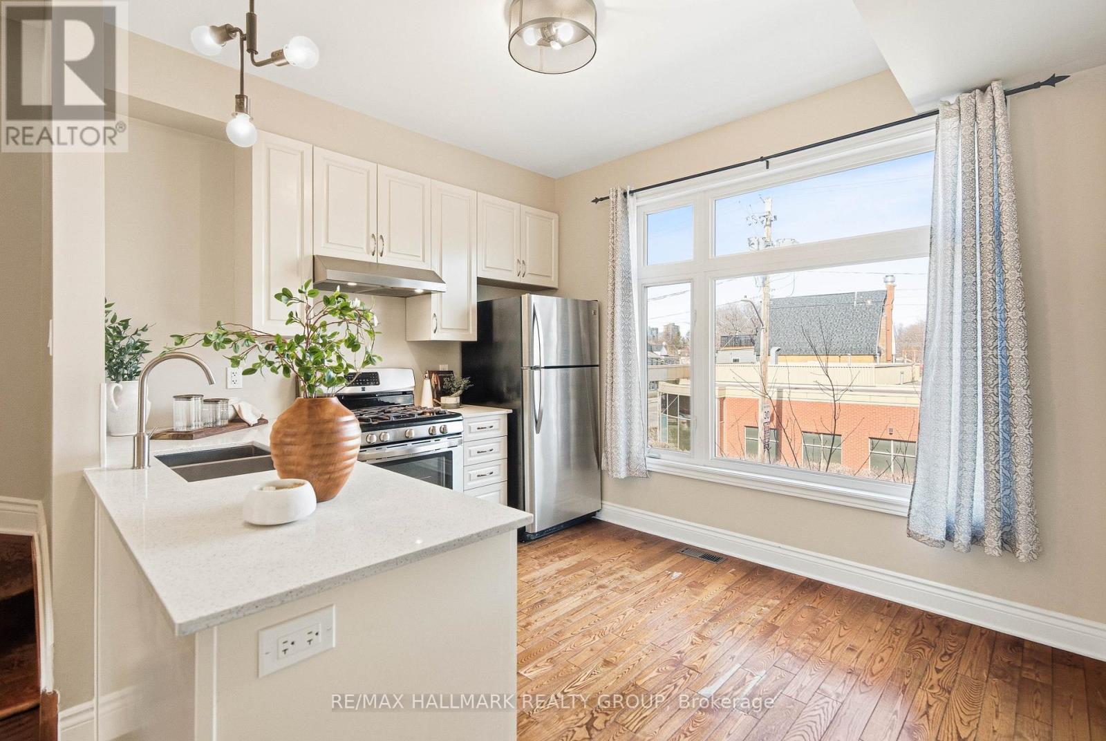 290 Cambridge Street N