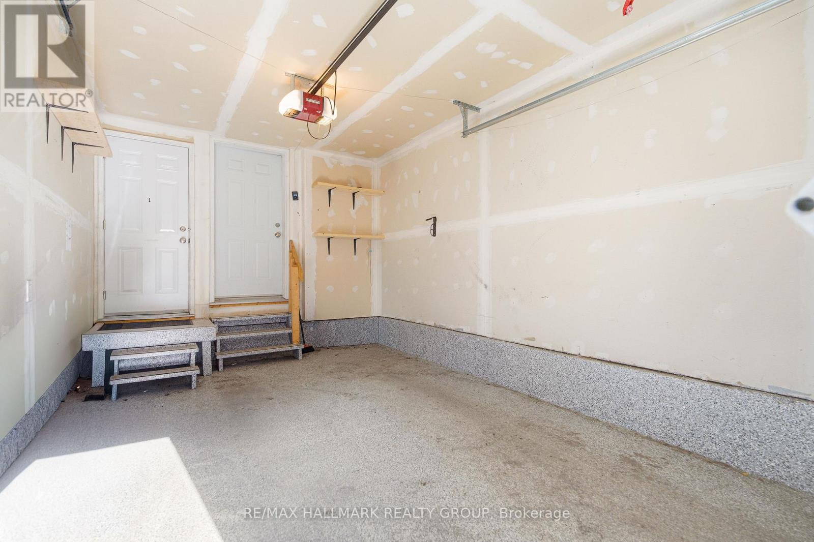 290 Cambridge Street N