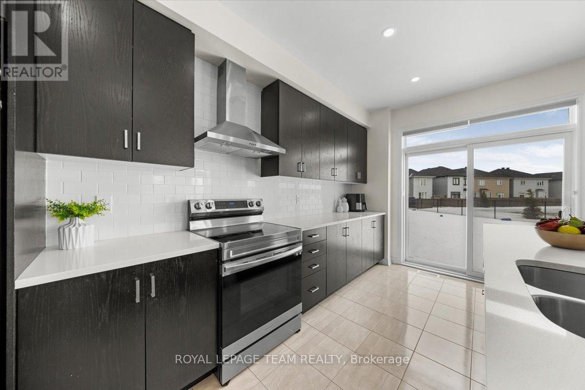 290 Turnbuckle Crescent