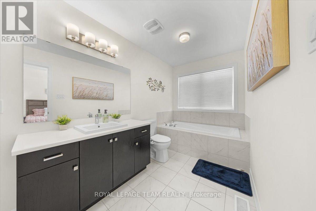 290 Turnbuckle Crescent