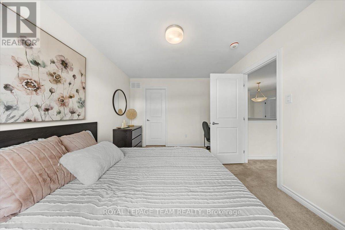 290 Turnbuckle Crescent