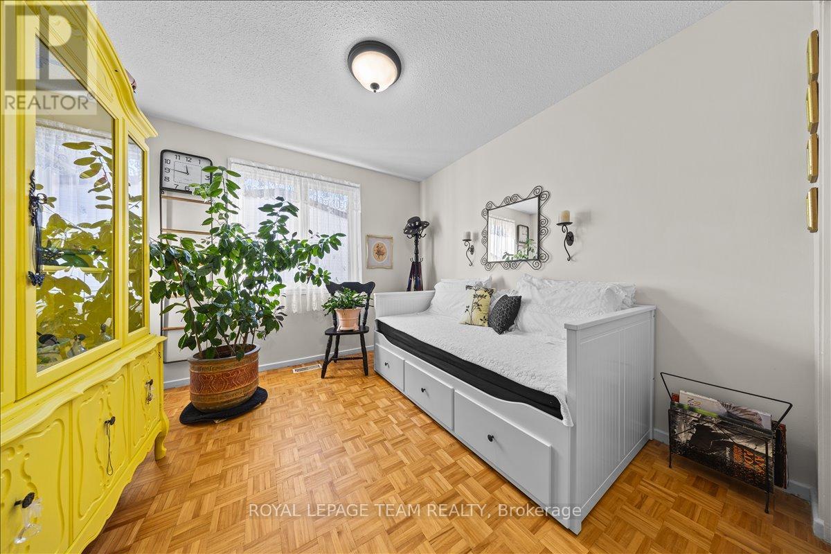 221 - 3310 Southgate Road