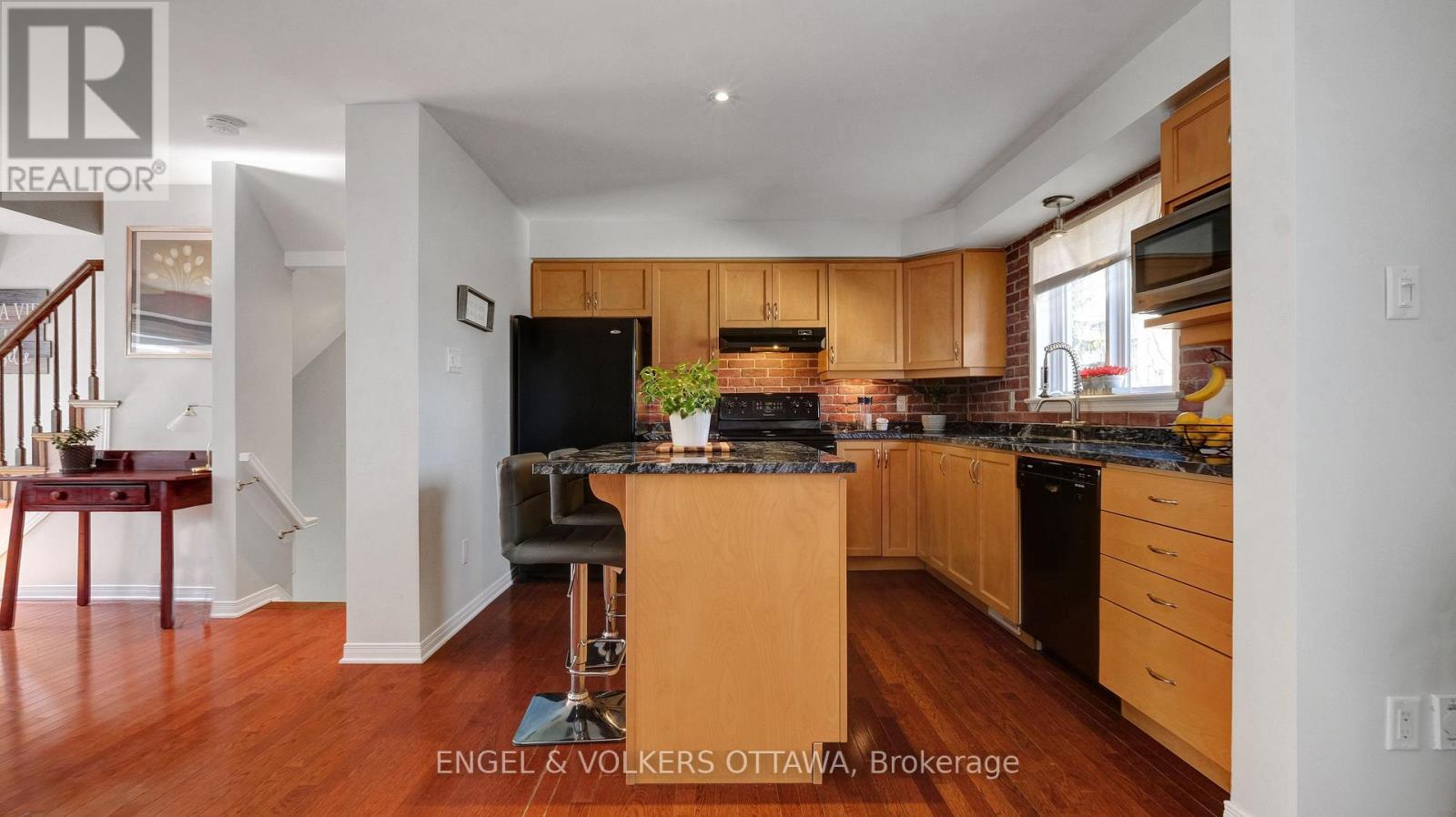 505 Burleigh Private