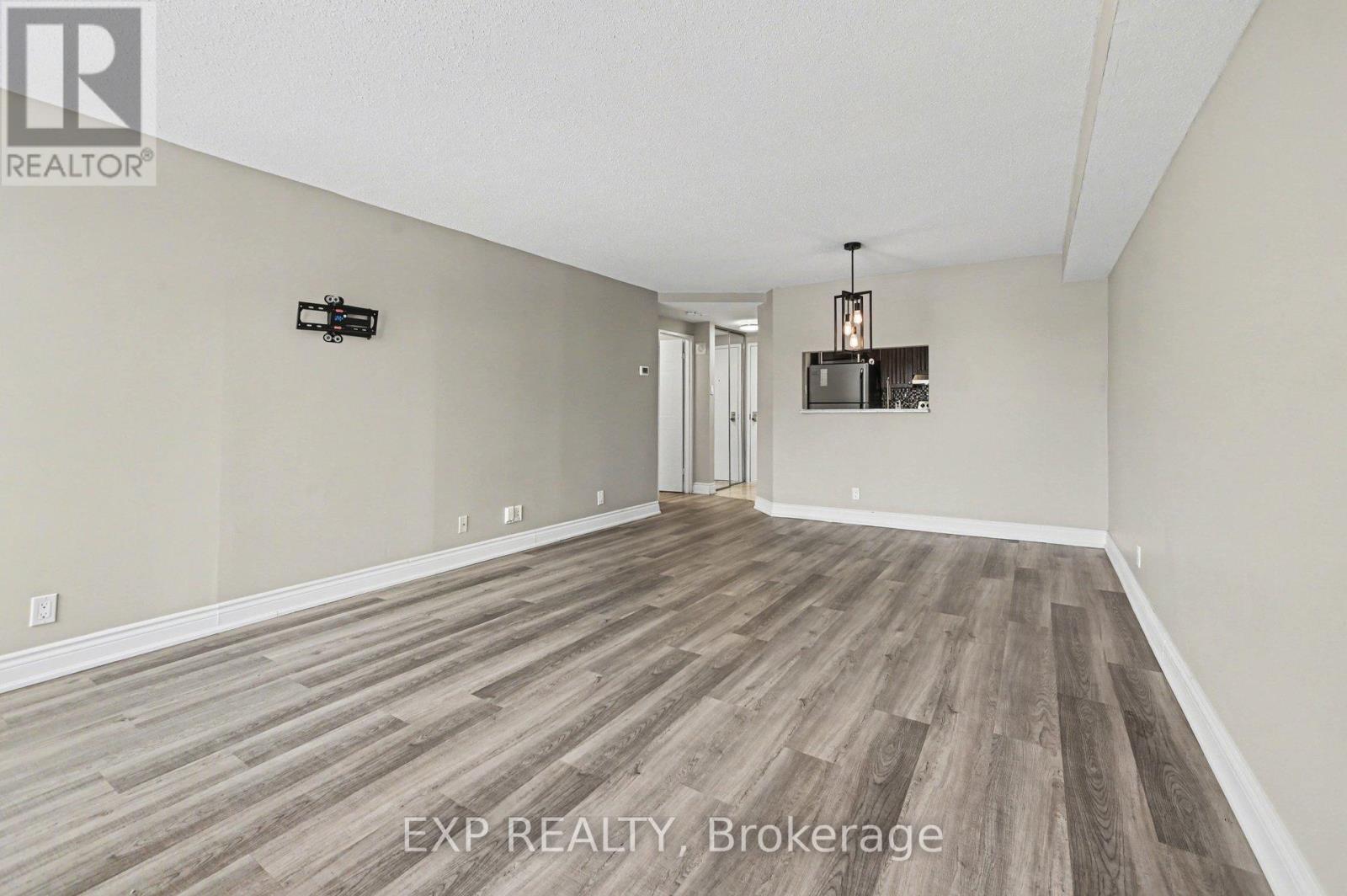 404 - 80 Sandcastle Drive