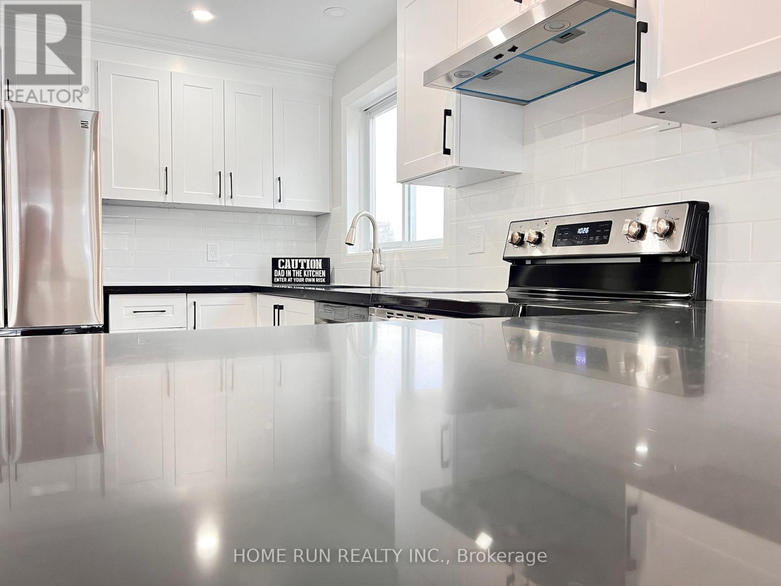 184 Pinetrail Crescent