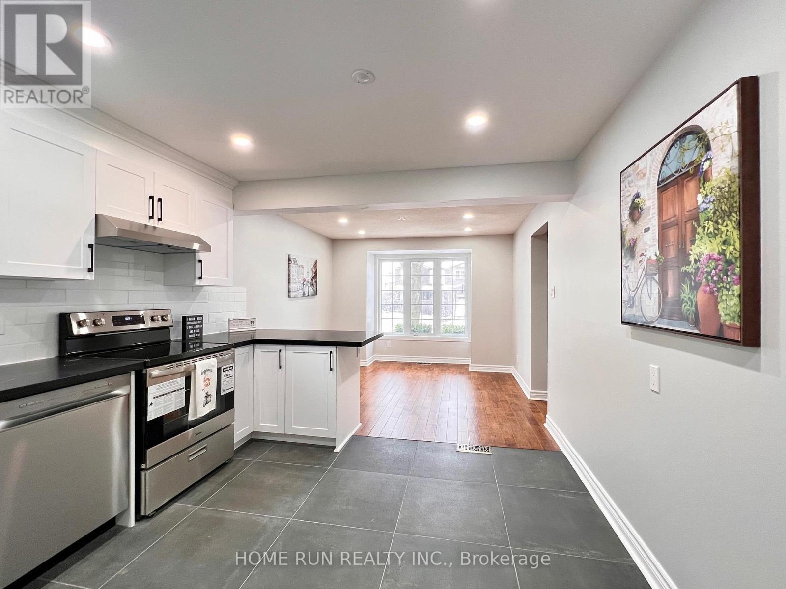 184 Pinetrail Crescent