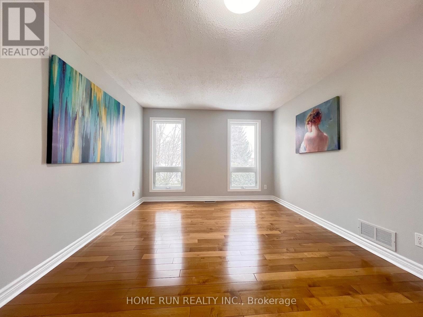 184 Pinetrail Crescent