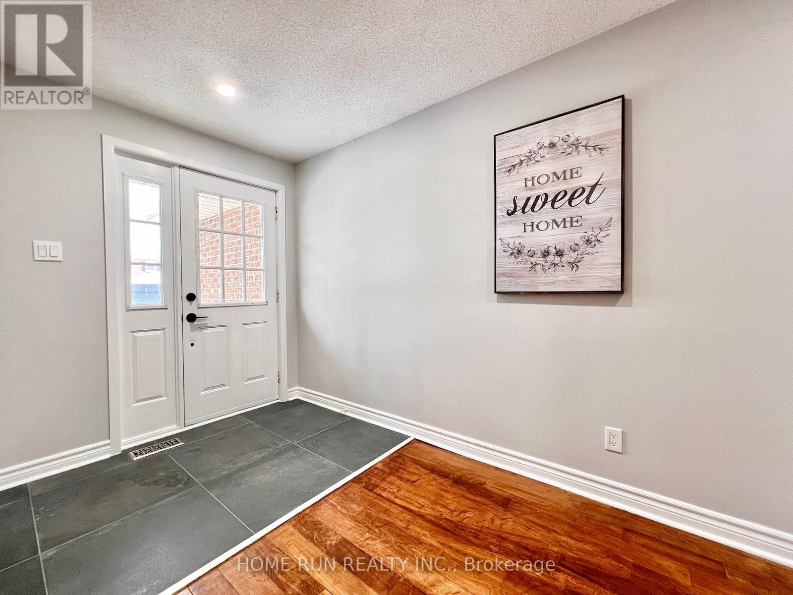 184 Pinetrail Crescent