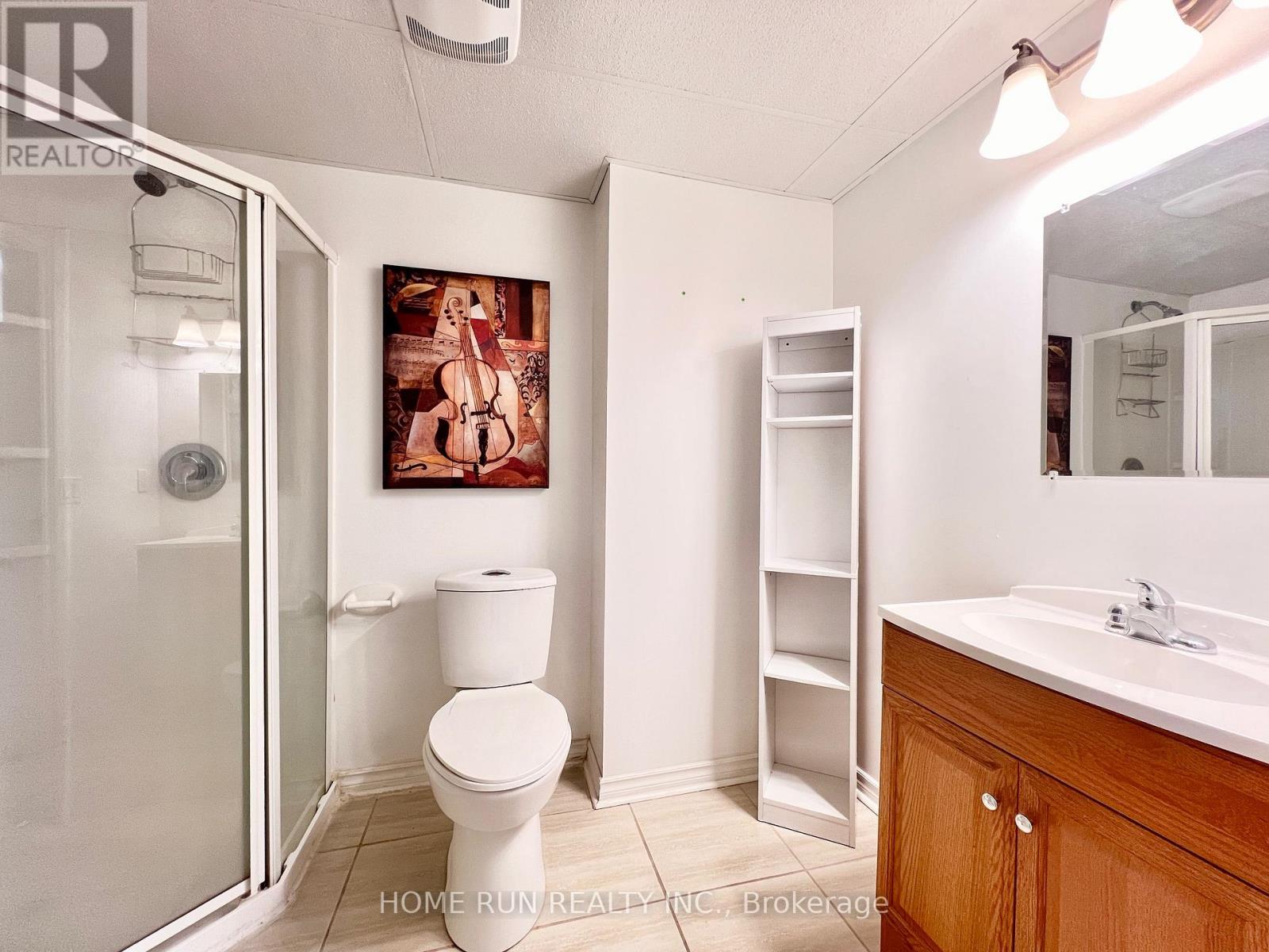 184 Pinetrail Crescent