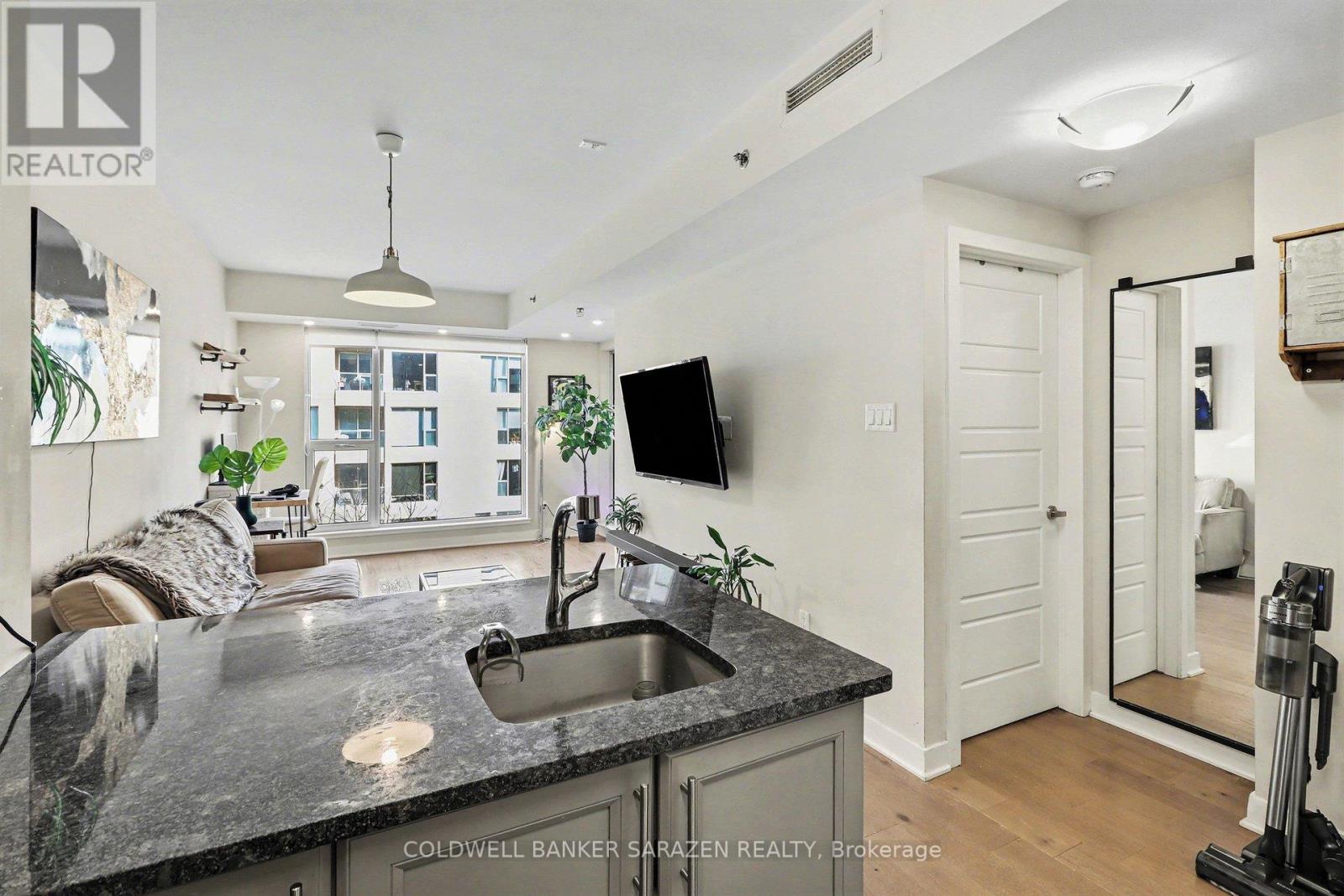 405 - 300 Lett Street