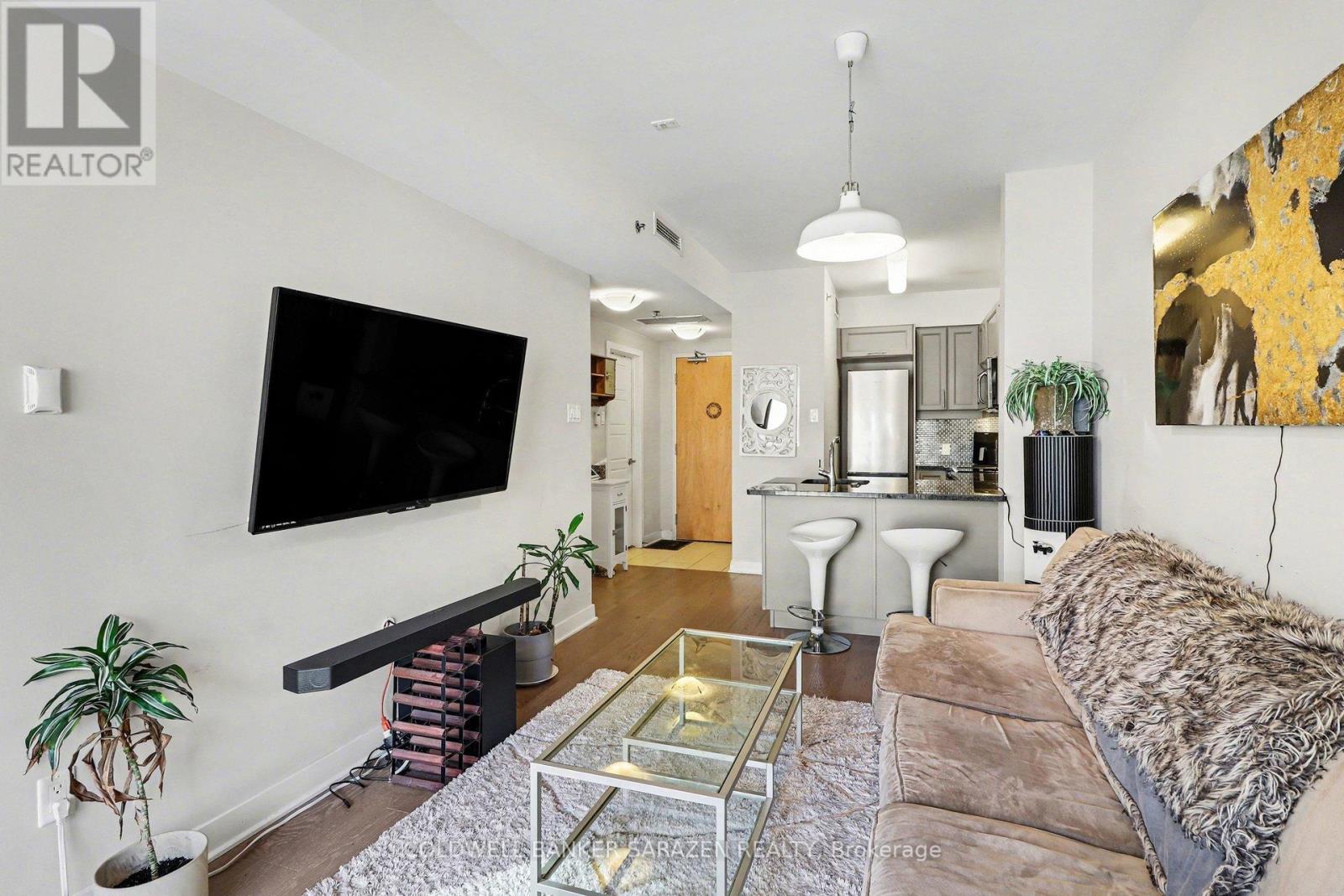 405 - 300 Lett Street