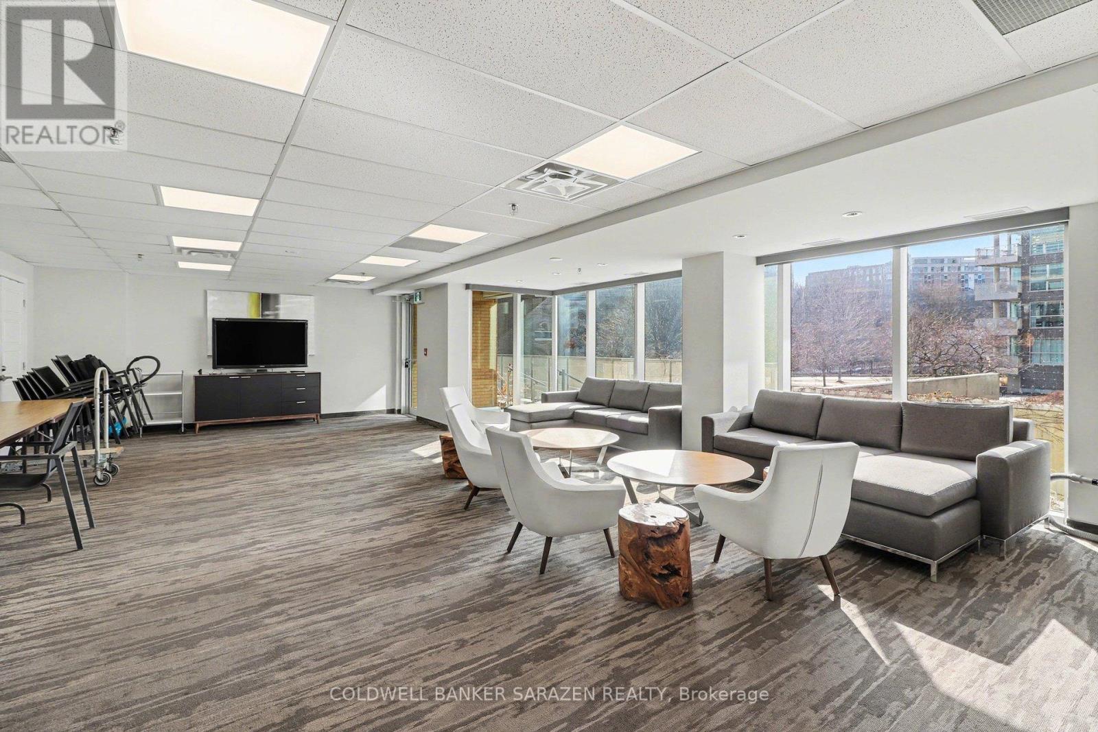 405 - 300 Lett Street