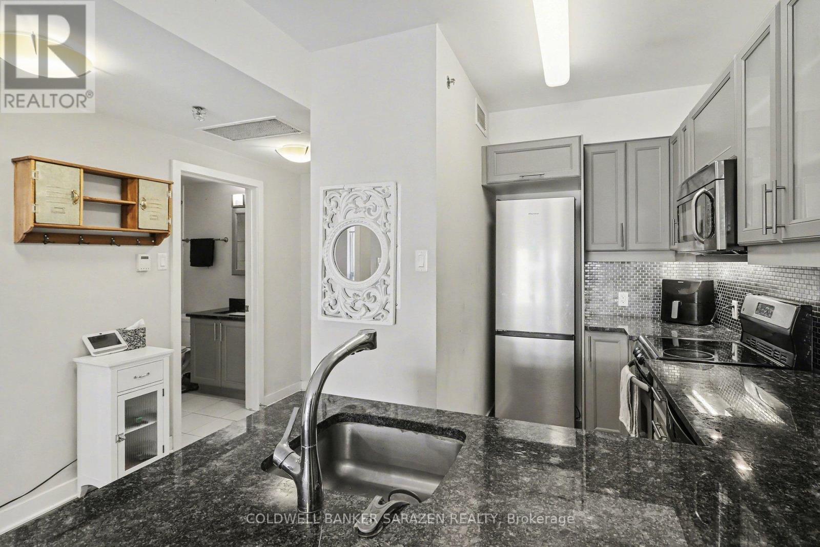 405 - 300 Lett Street