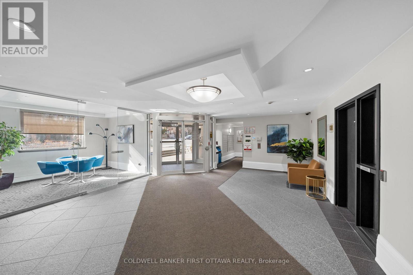 412 - 429 Somerset Street W