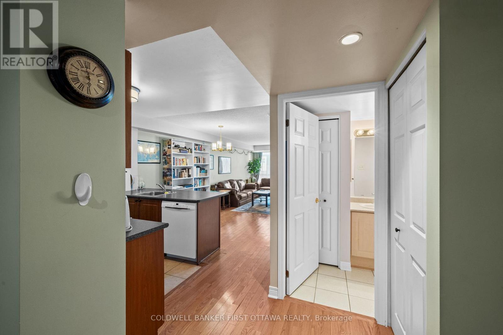 412 - 429 Somerset Street W