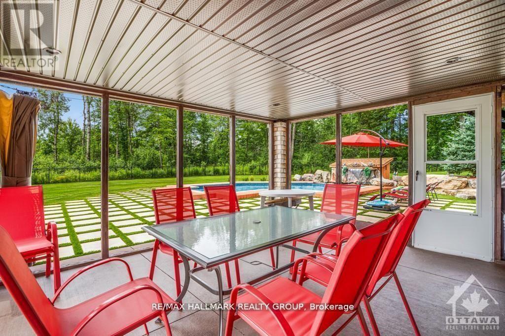 699 Ballycastle Crescent