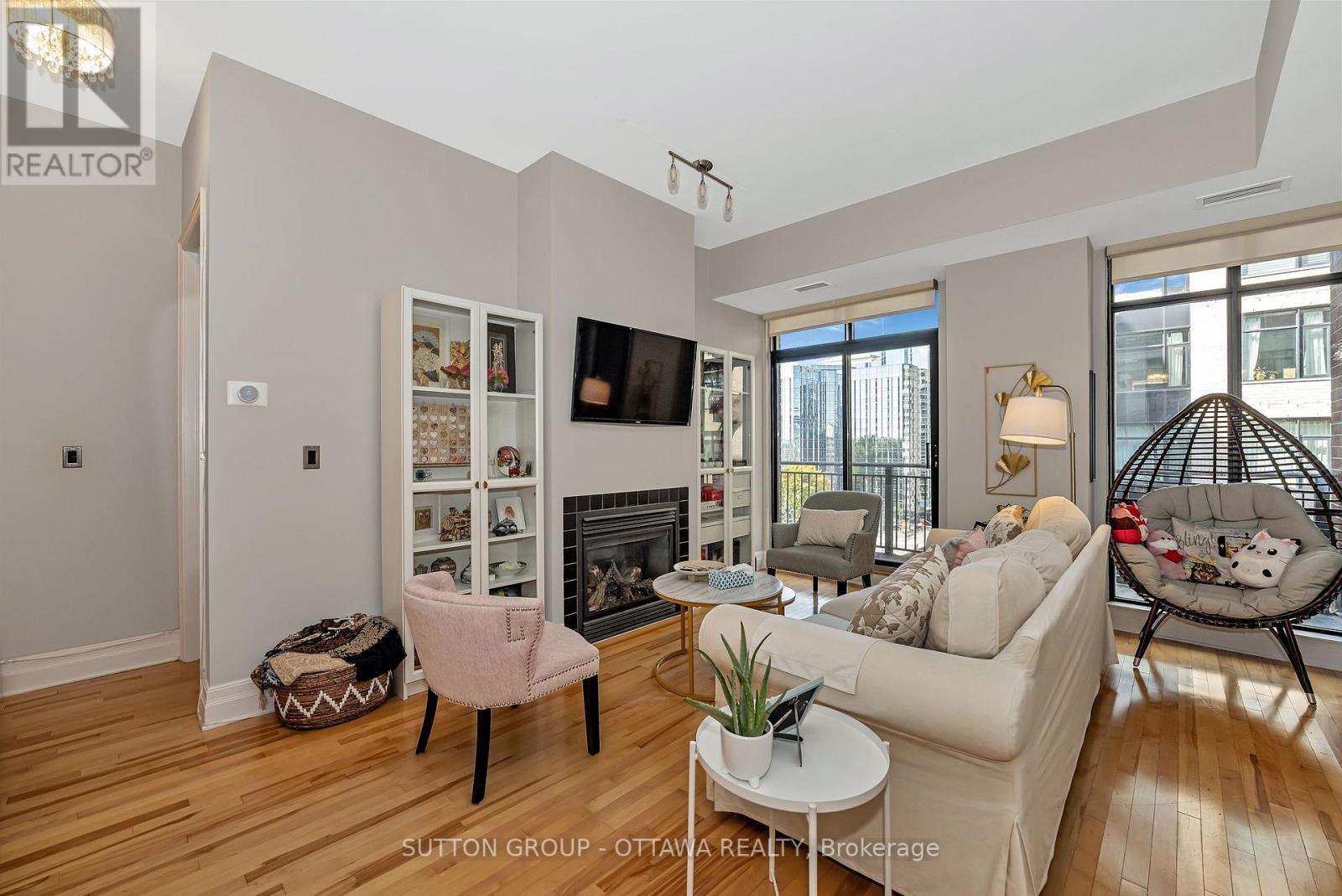 903 - 375 Lisgar Street