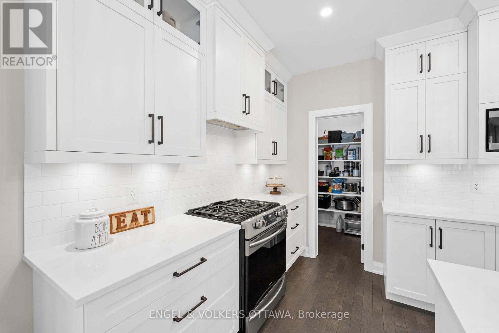 221 Blackhorse Drive