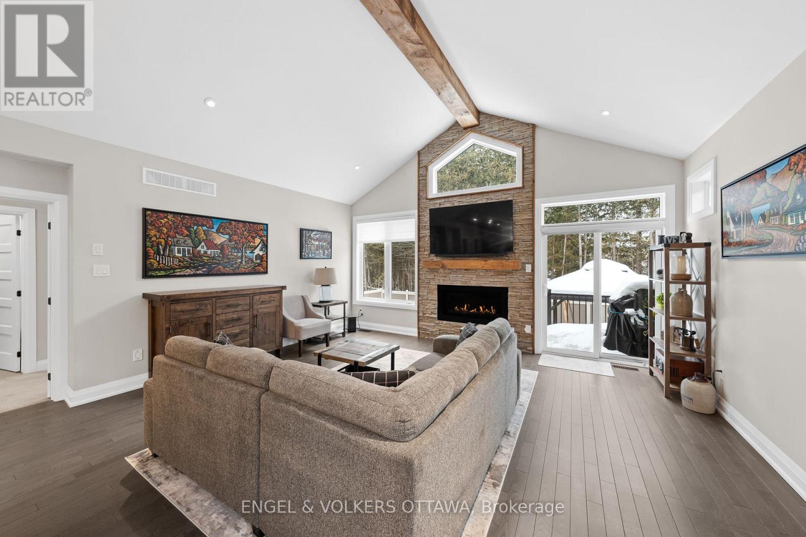 221 Blackhorse Drive