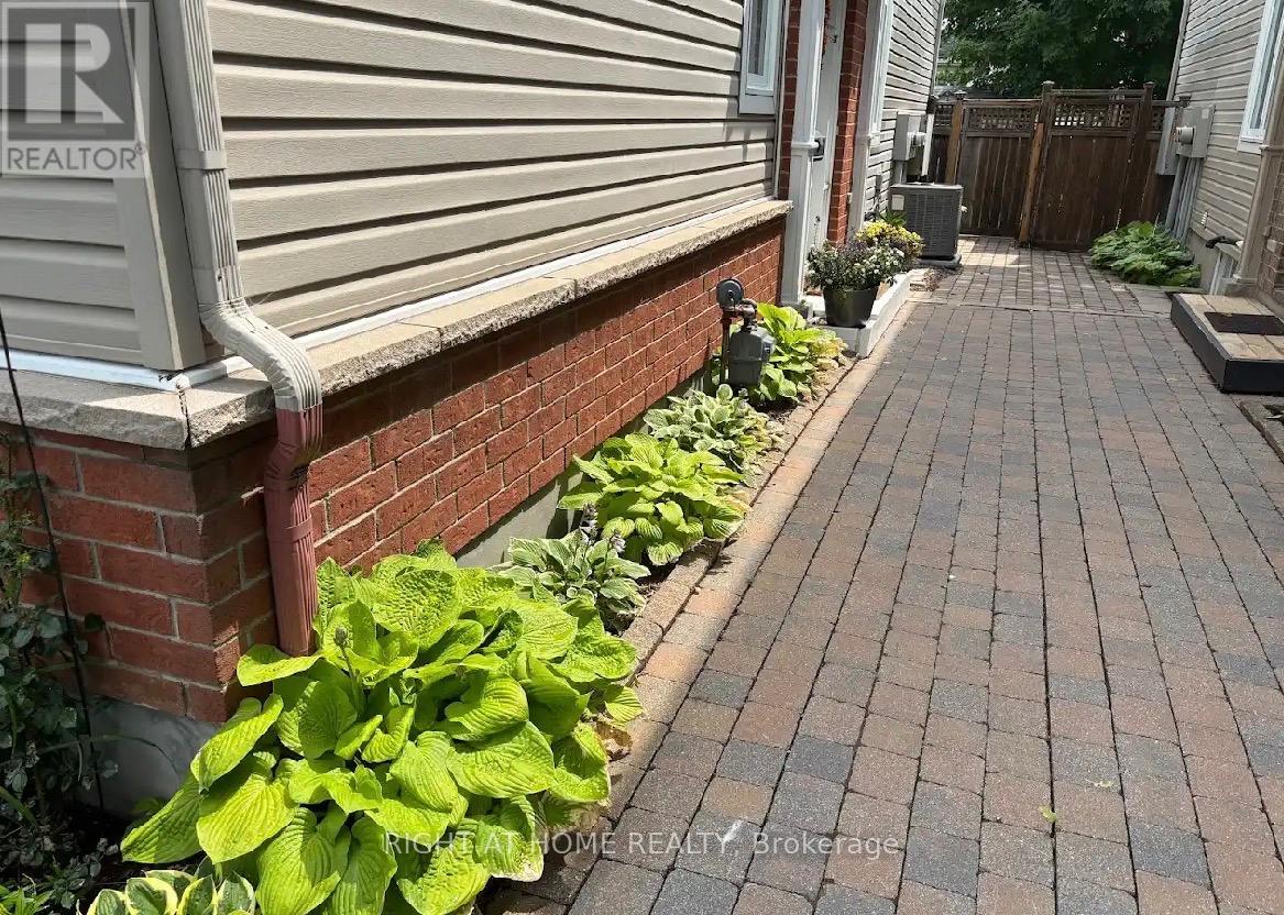 D - 29 Cresthaven Drive