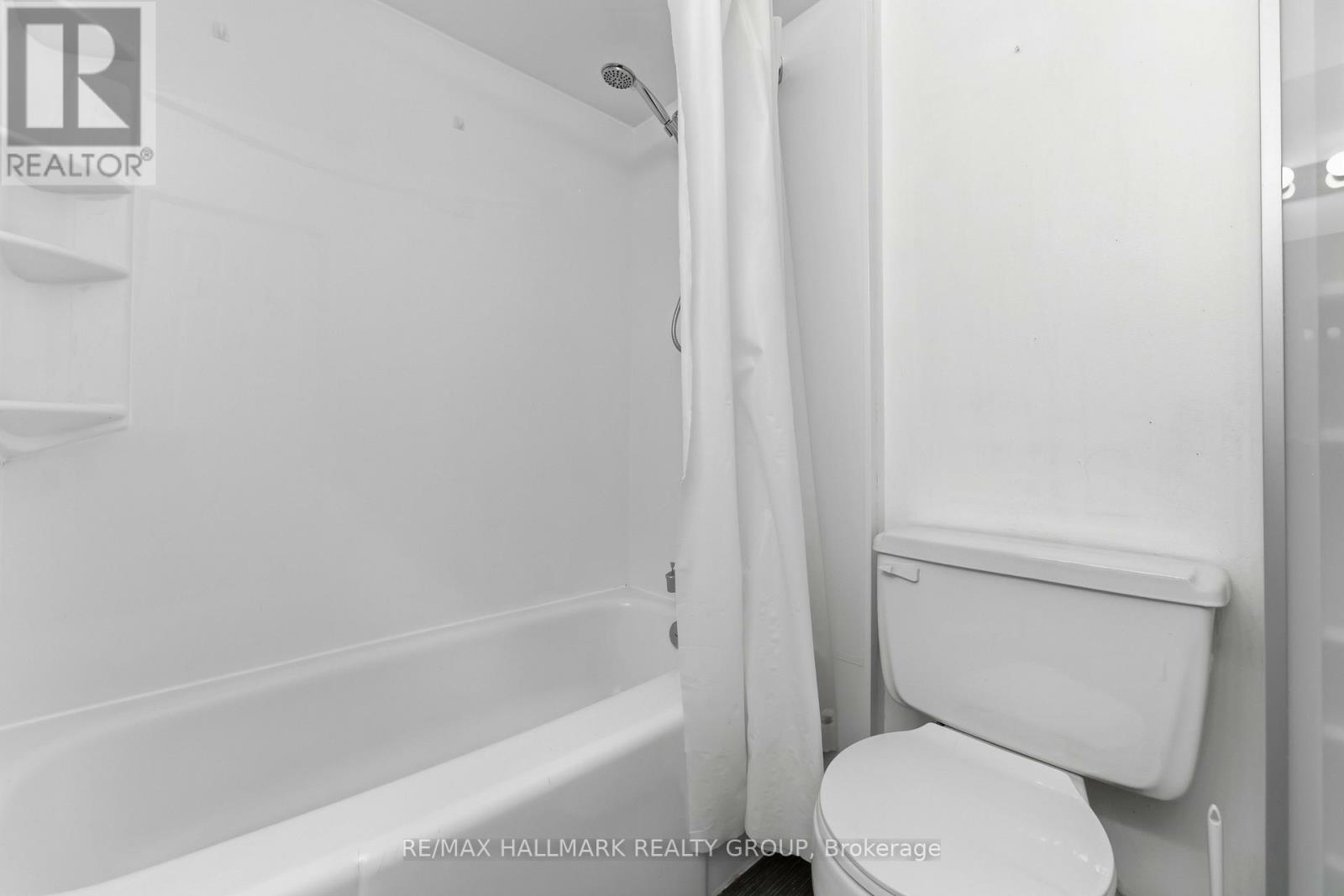 1602 - 199 Kent Street N