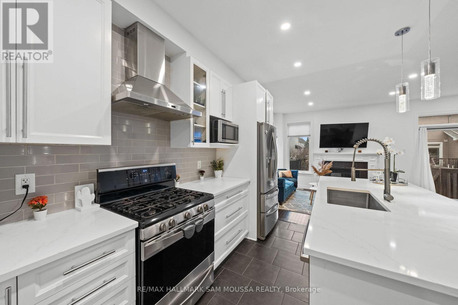 185 Flat Sedge Crescent