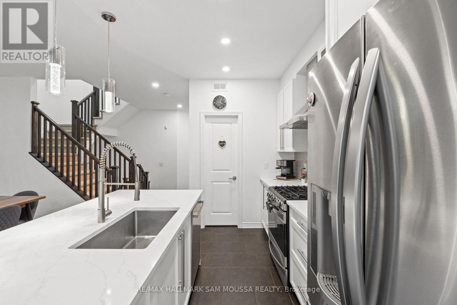 185 Flat Sedge Crescent