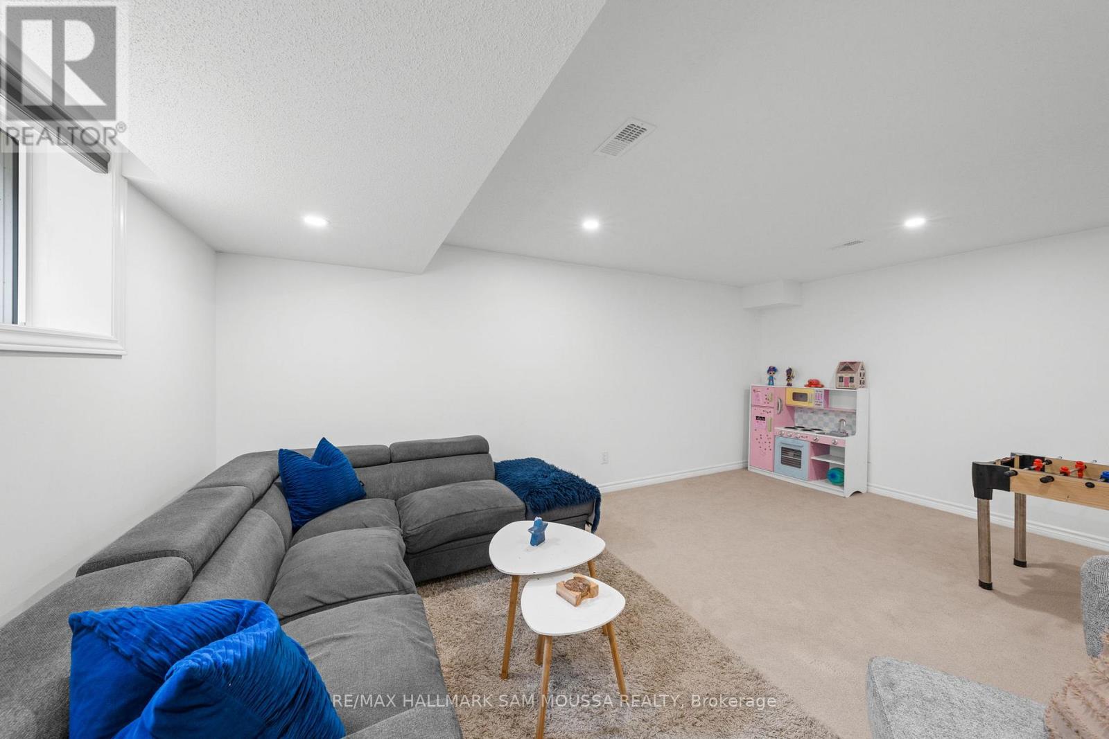 185 Flat Sedge Crescent