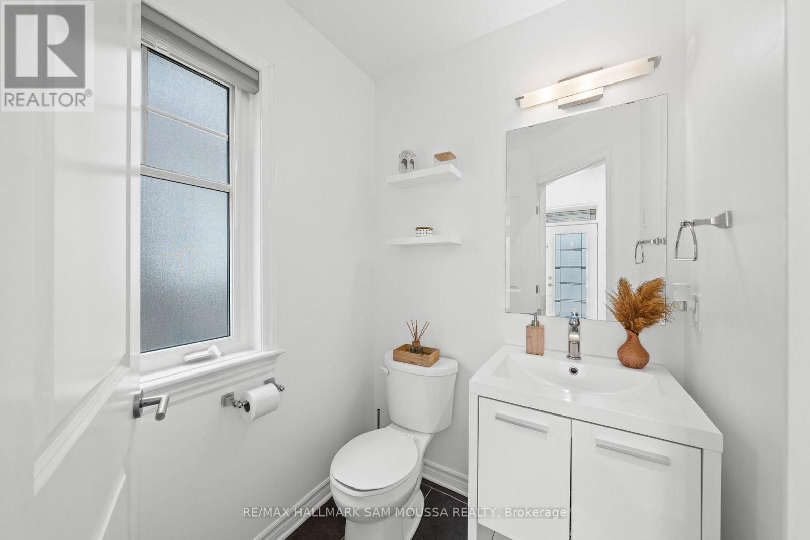 185 Flat Sedge Crescent