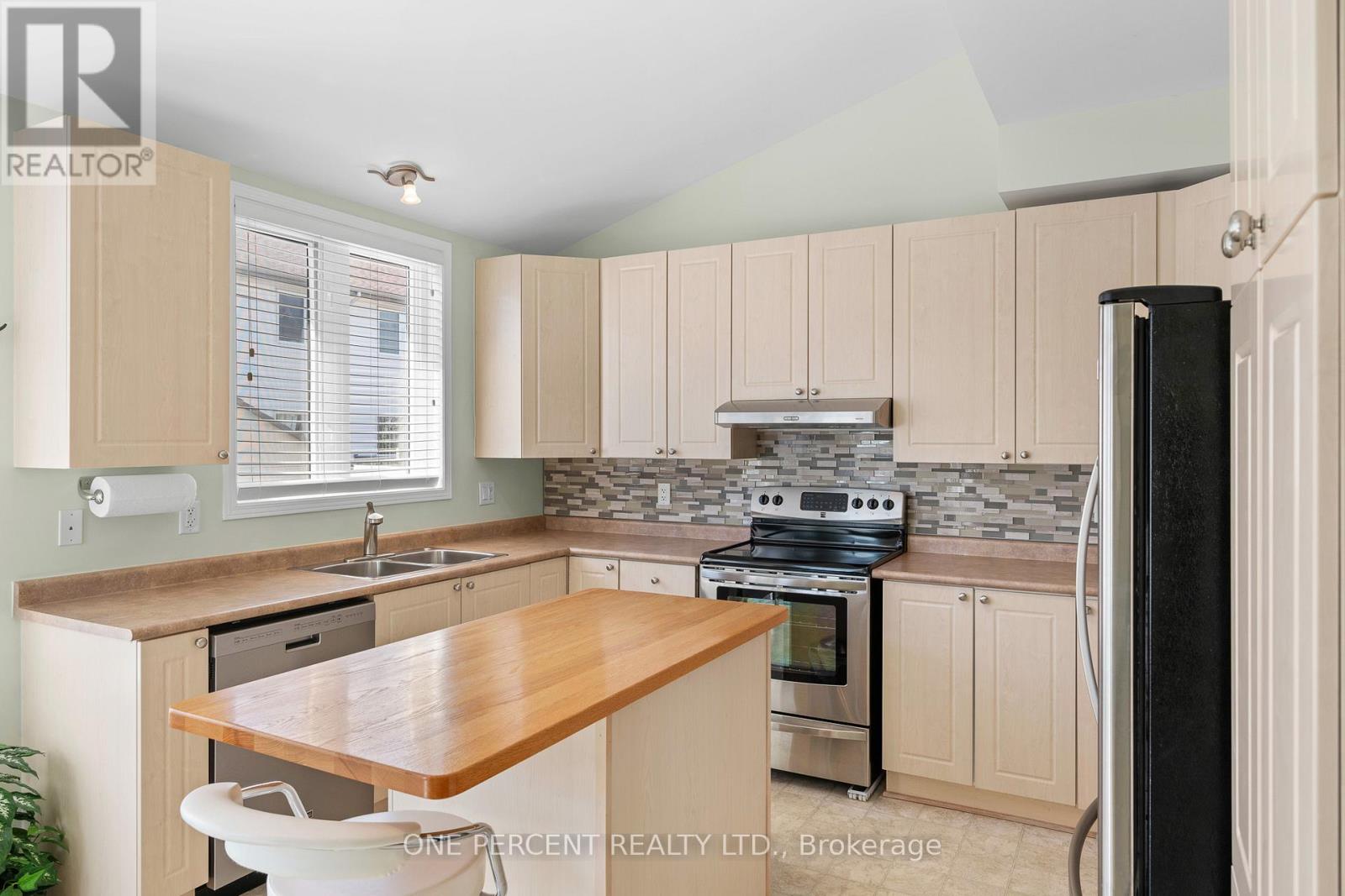 2113 Hallendale Street