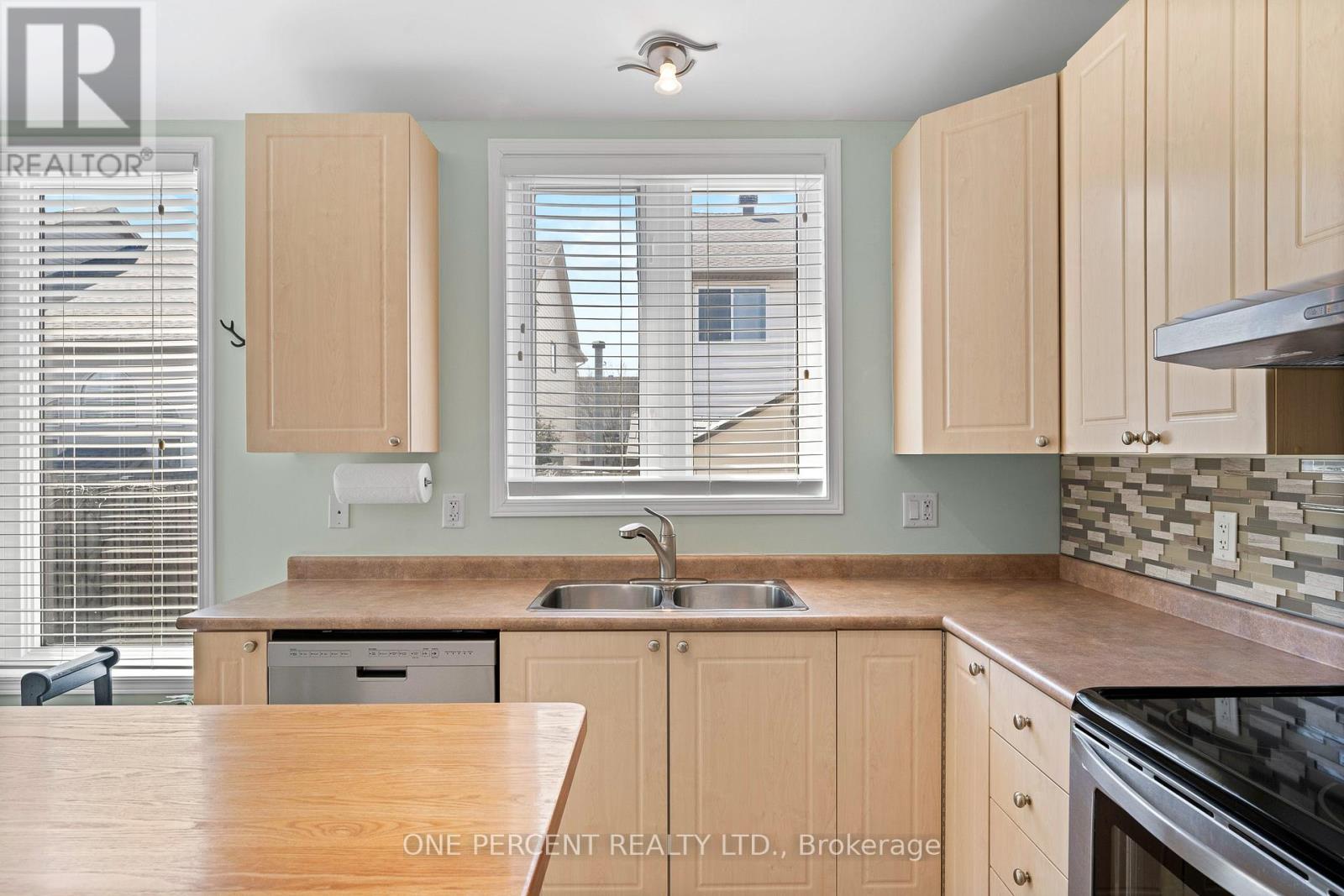 2113 Hallendale Street