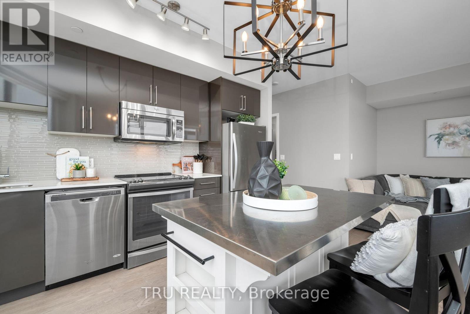 910 - 485 Richmond Road