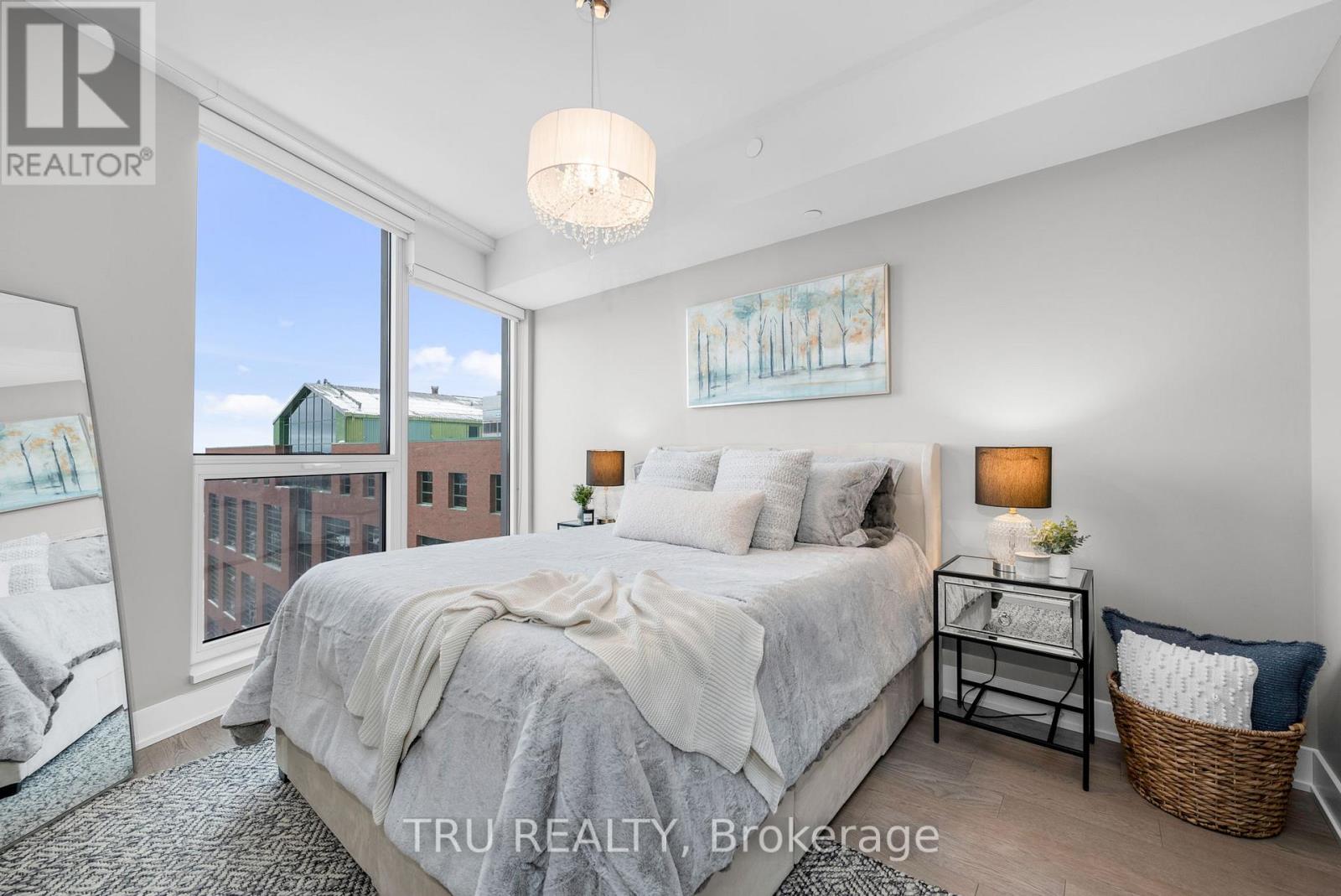 910 - 485 Richmond Road