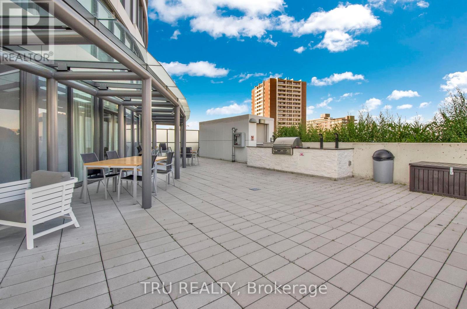 910 - 485 Richmond Road