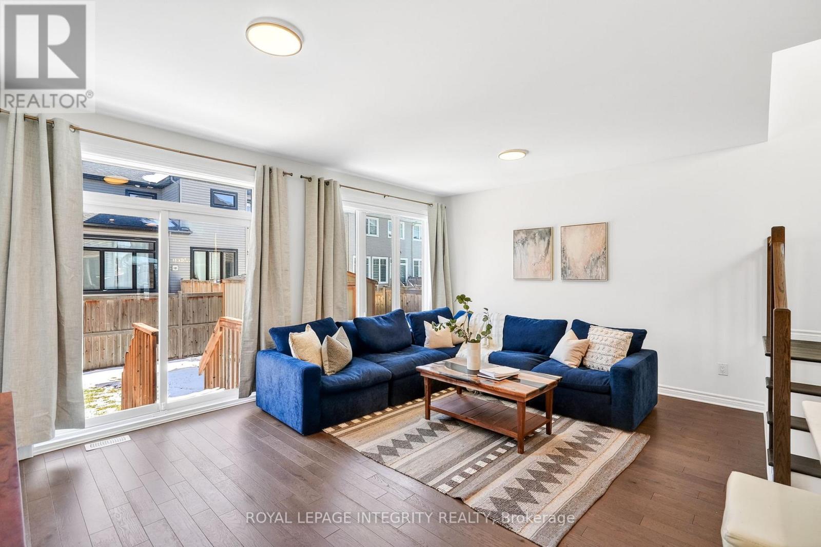 112 Jardiniere Street