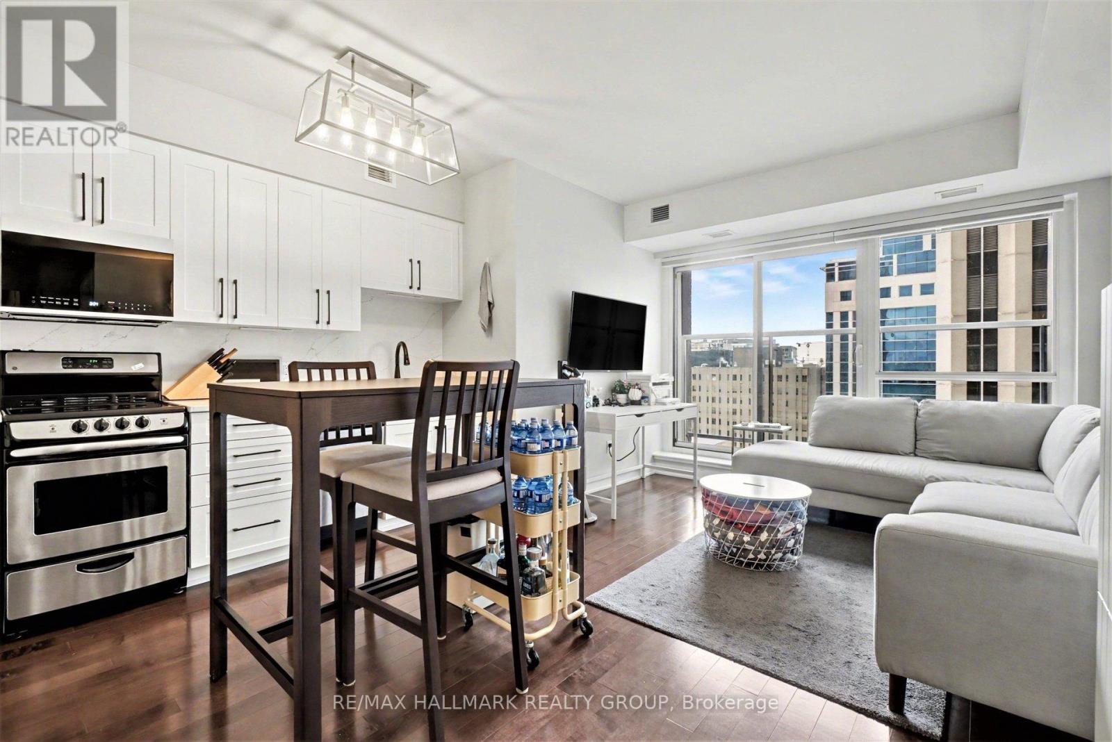 1502 - 40 Nepean Street