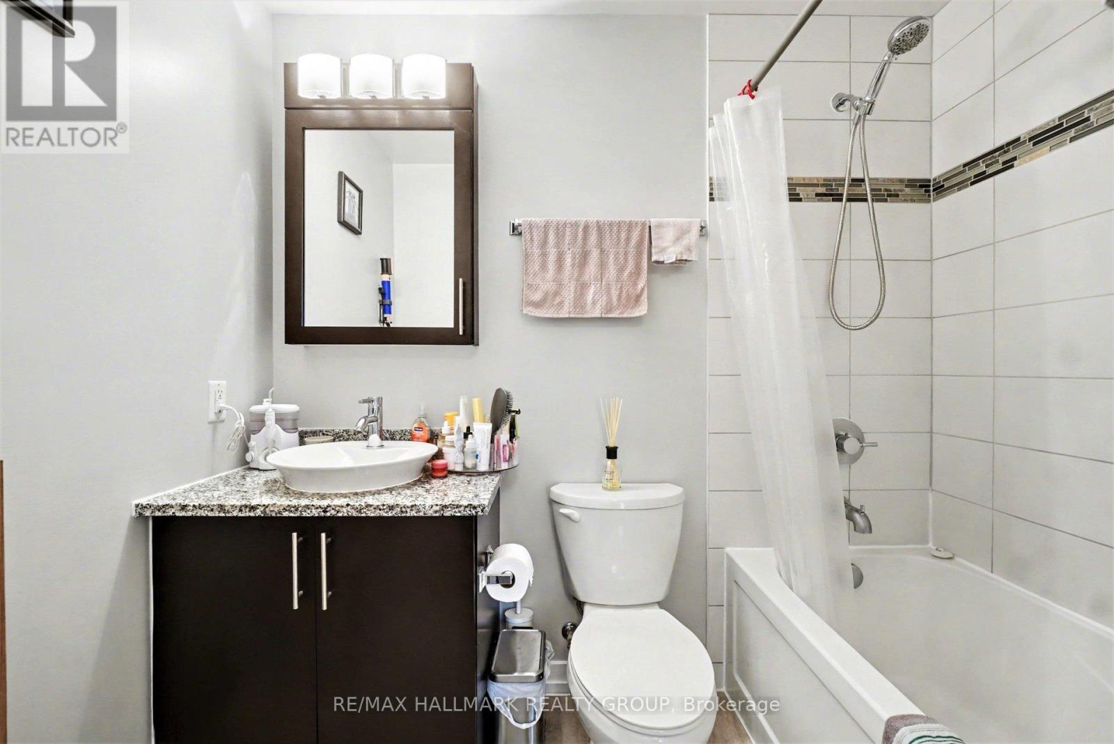 1502 - 40 Nepean Street