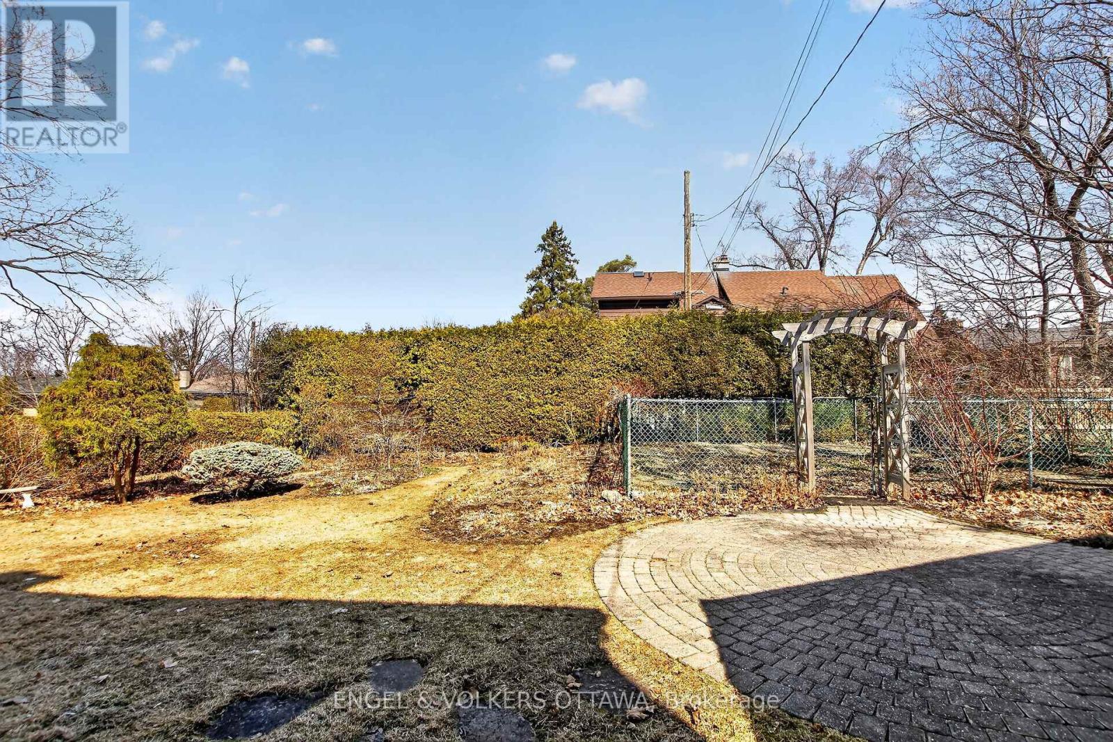 193 Cunningham Avenue N