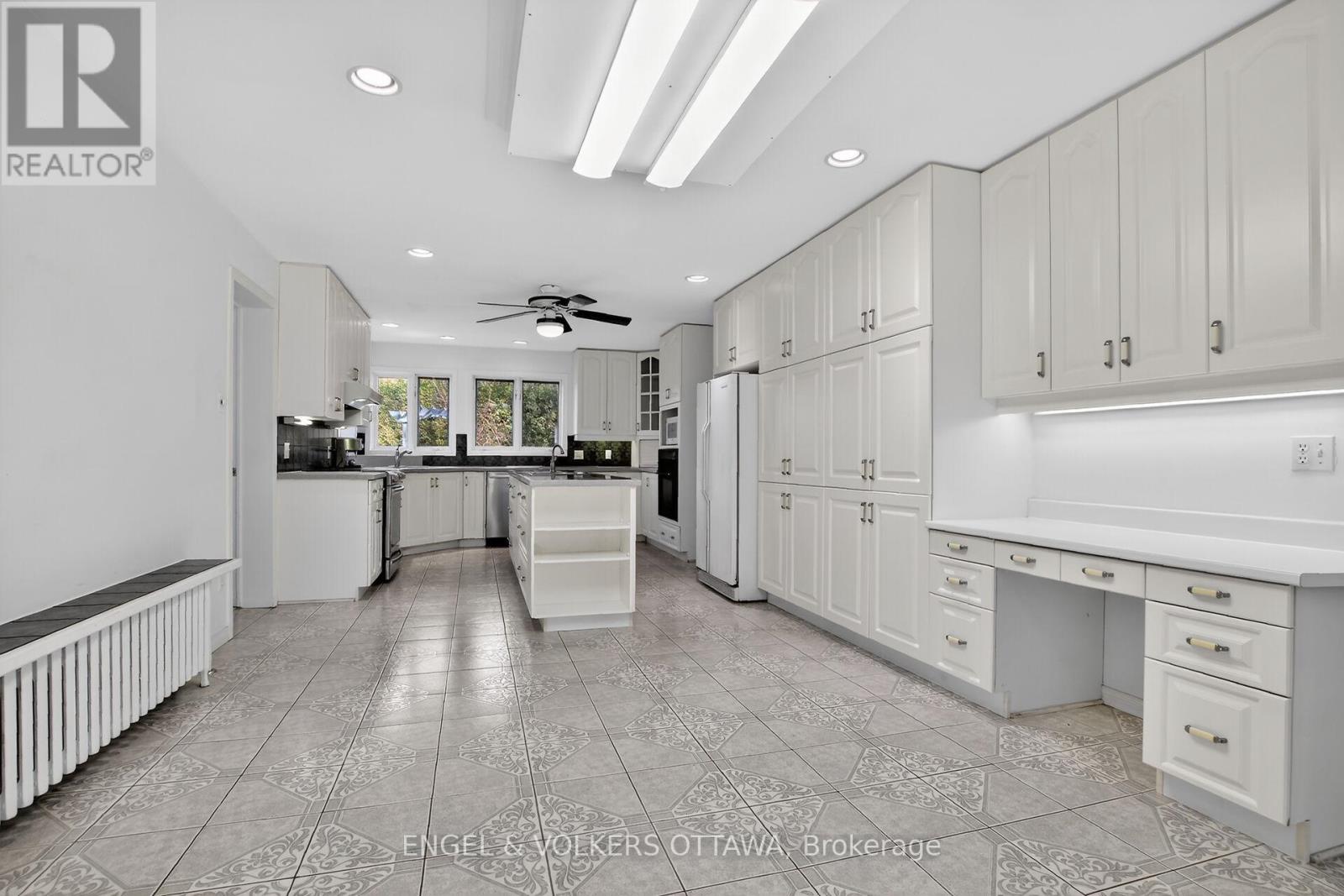 193 Cunningham Avenue N