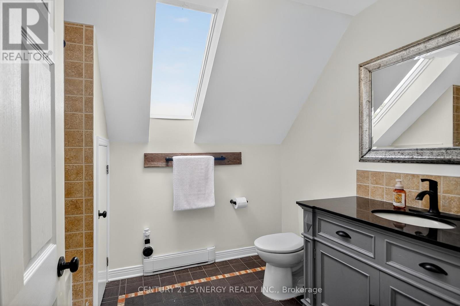 103 Queen Charlotte Street