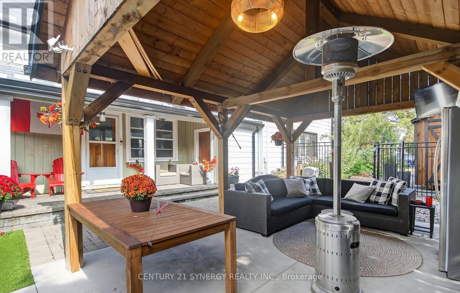 103 Queen Charlotte Street