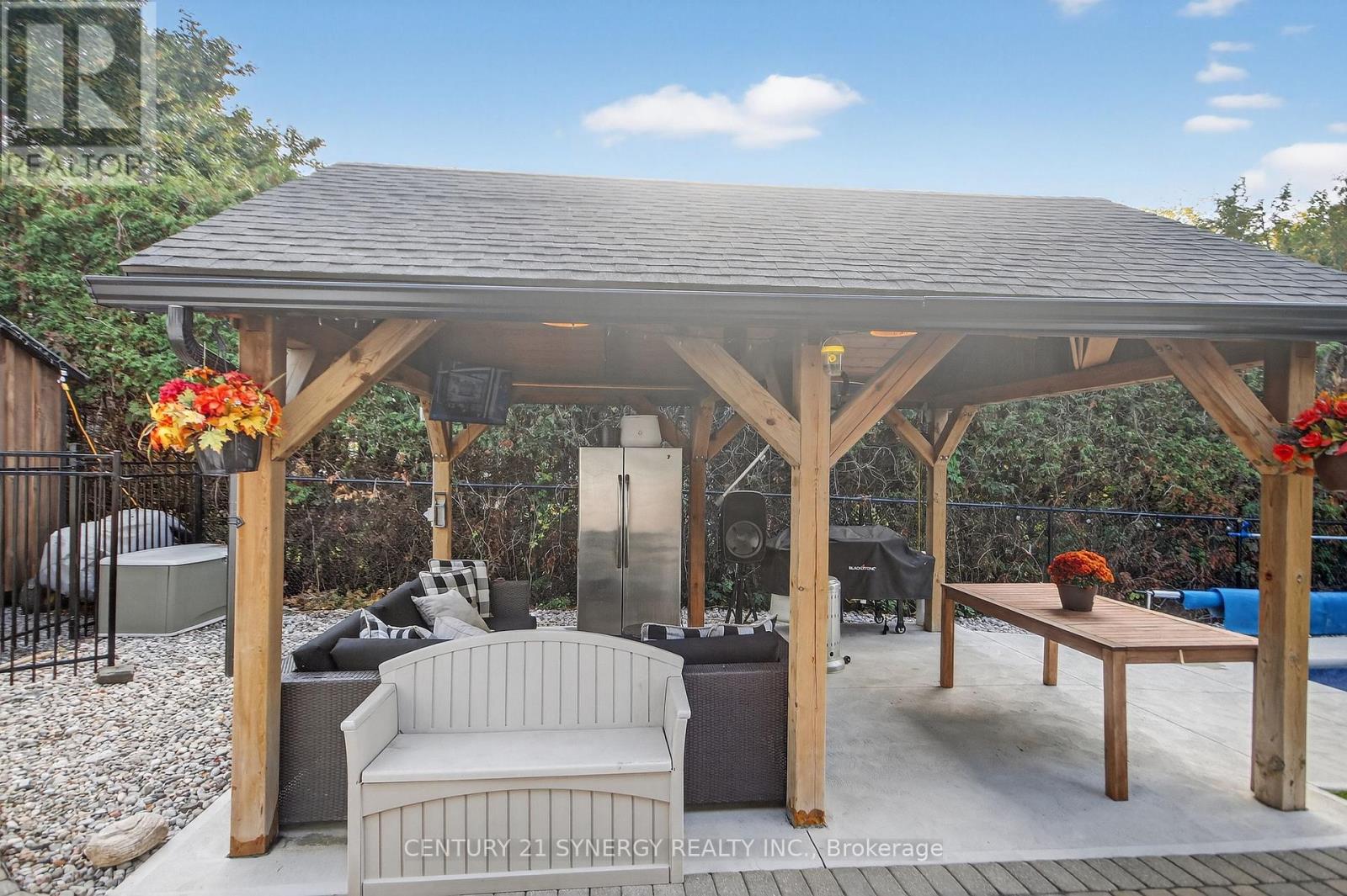 103 Queen Charlotte Street