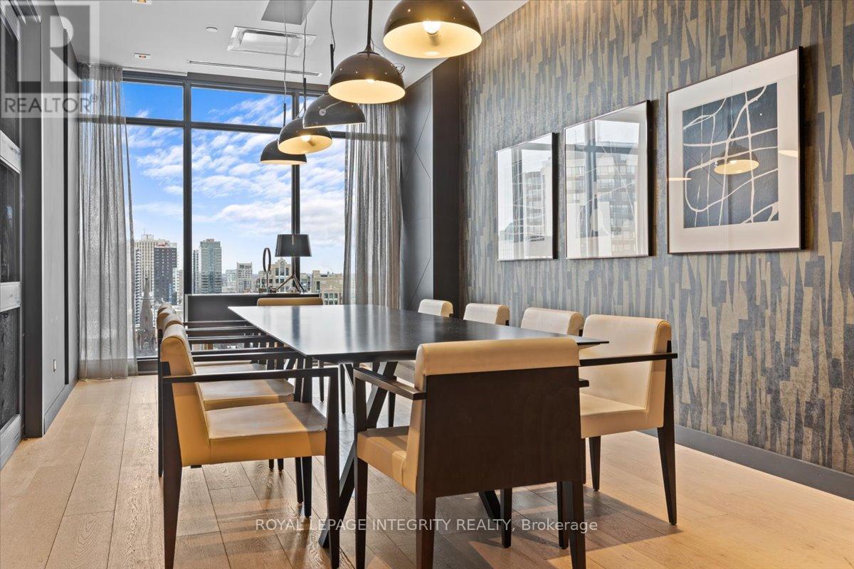 #604 - 255 Bay Street