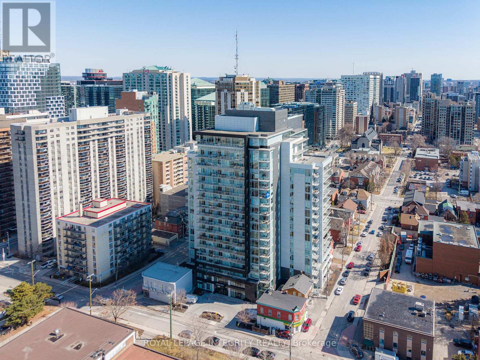 #604 - 255 Bay Street