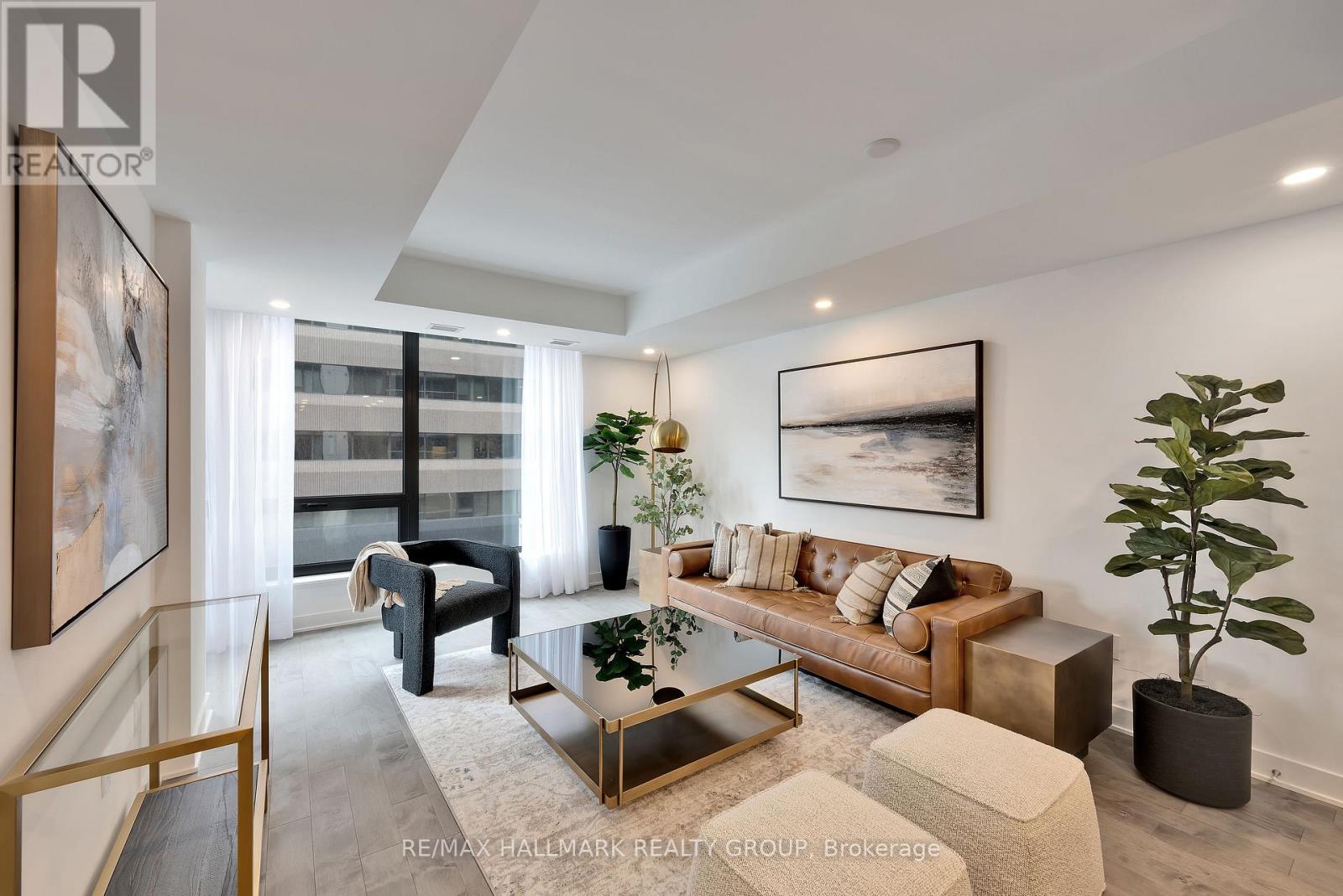 401 - 340 Queen Street