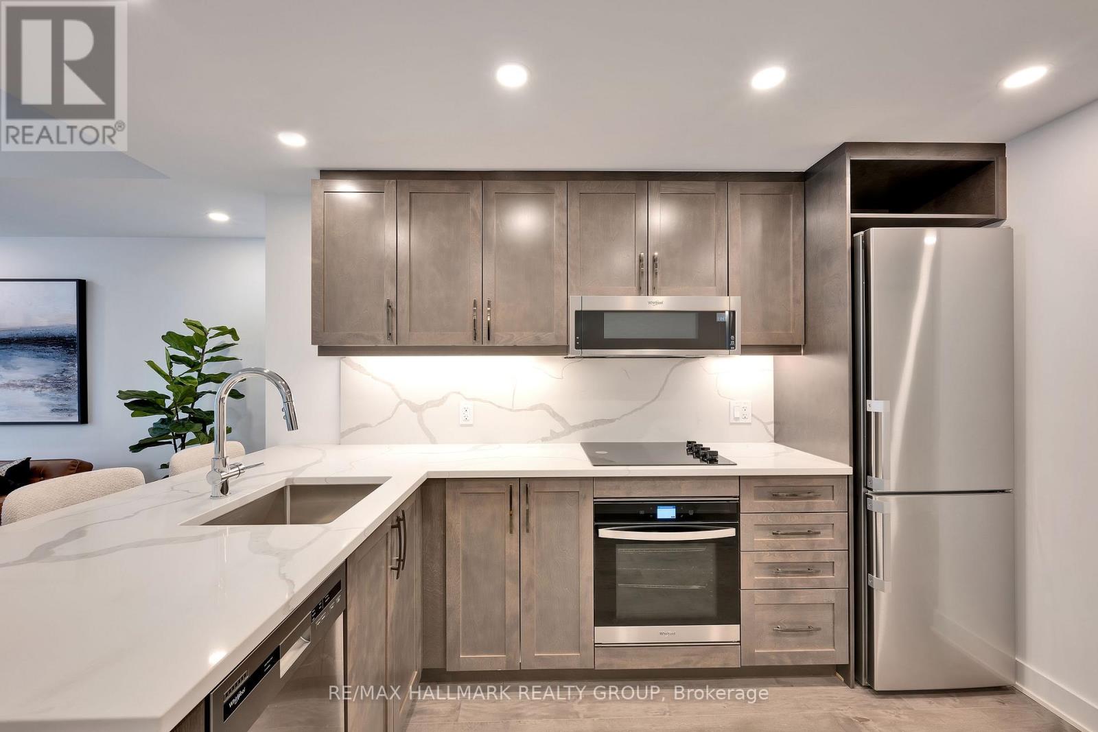 401 - 340 Queen Street