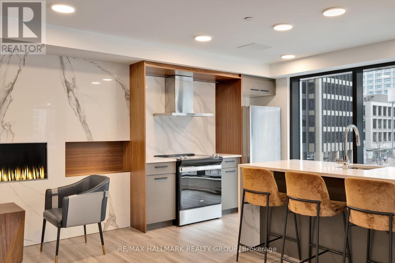 1406 - 340 Queen Street